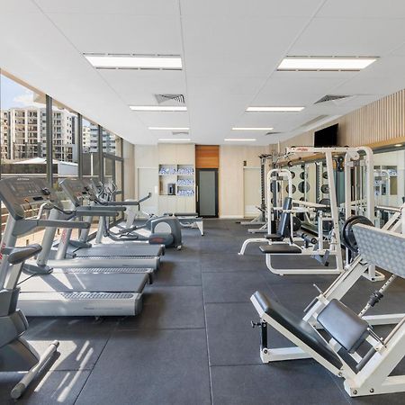 Amora Hotel Брисбен Экстерьер фото The gym at the hotel
