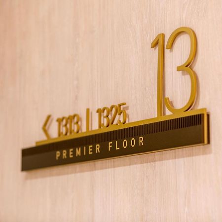 Amora Hotel Брисбен Экстерьер фото Floor sign of the 13th floor of the hotel