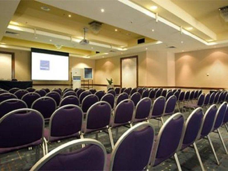 Amora Hotel Брисбен Экстерьер фото A typical conference room